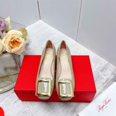 Roger Vivier flat shoes